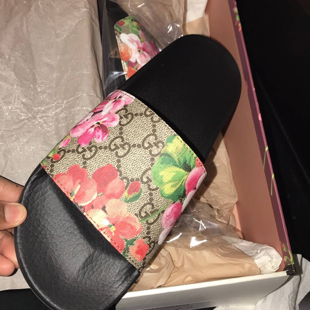 Gucci bloom slides
